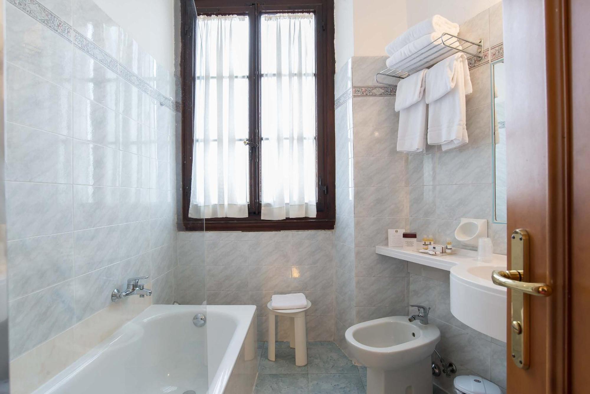 Classic Double or Twin Room,1274630485:JPEG