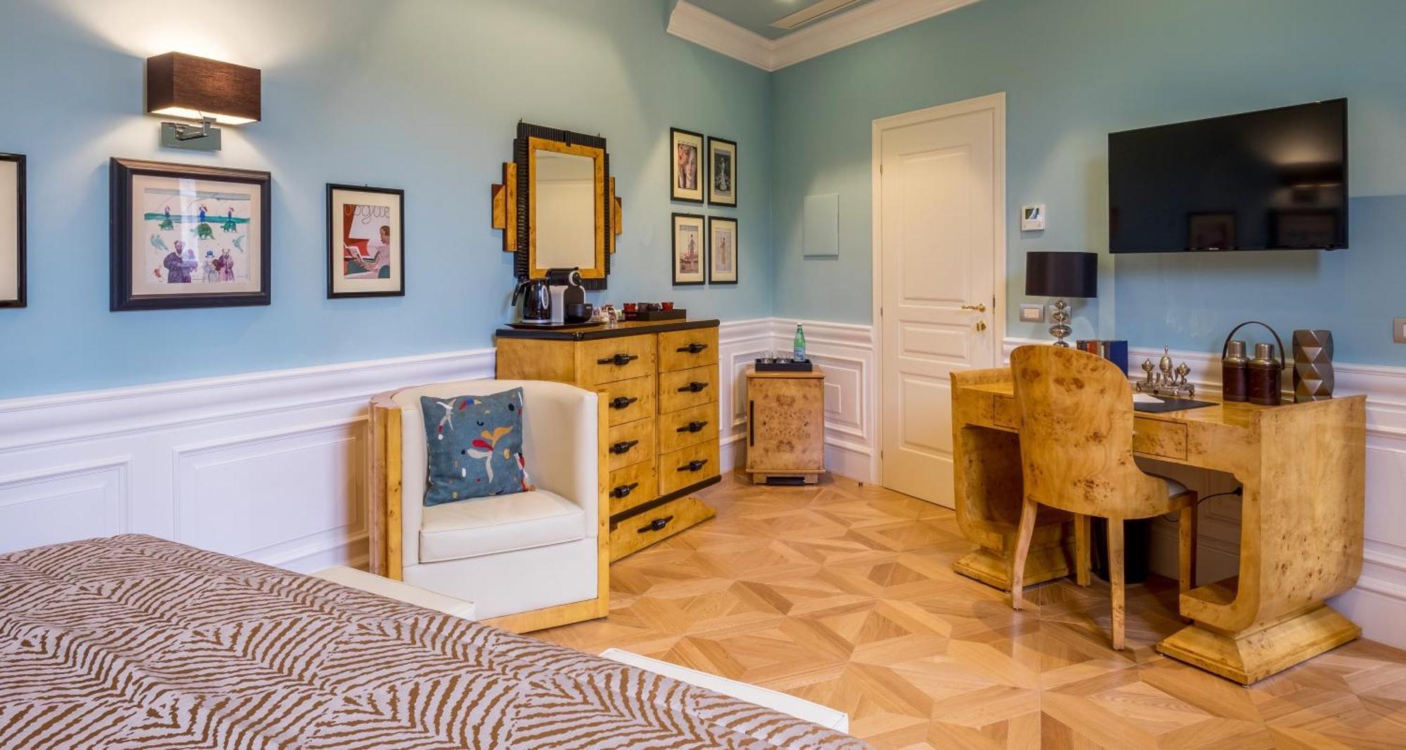 Deluxe King Room